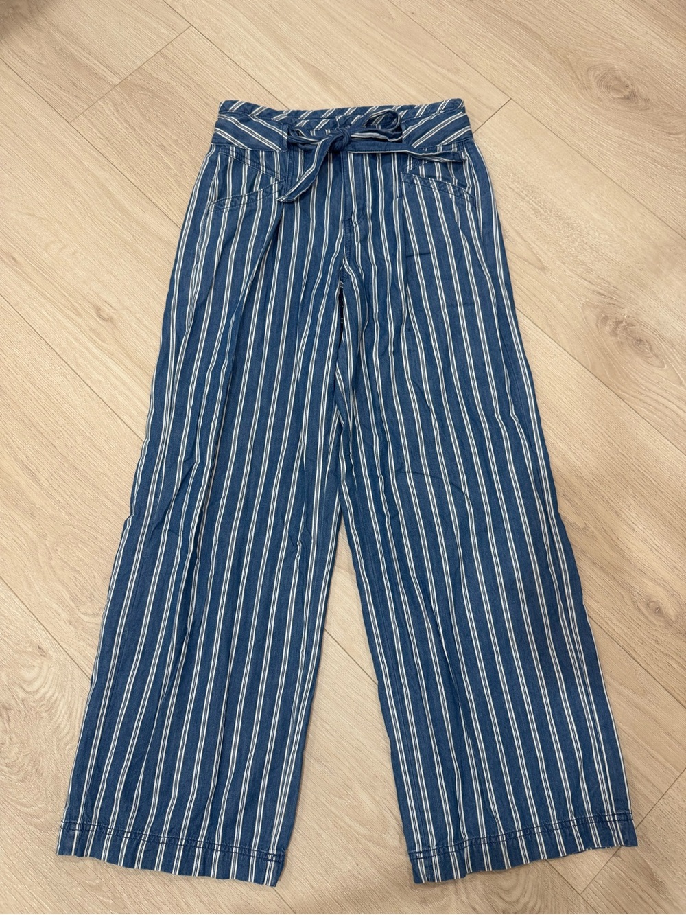American Eagle Outfitters Navy & White Vertical-Striped Wide-Leg Tie-Waist Pants